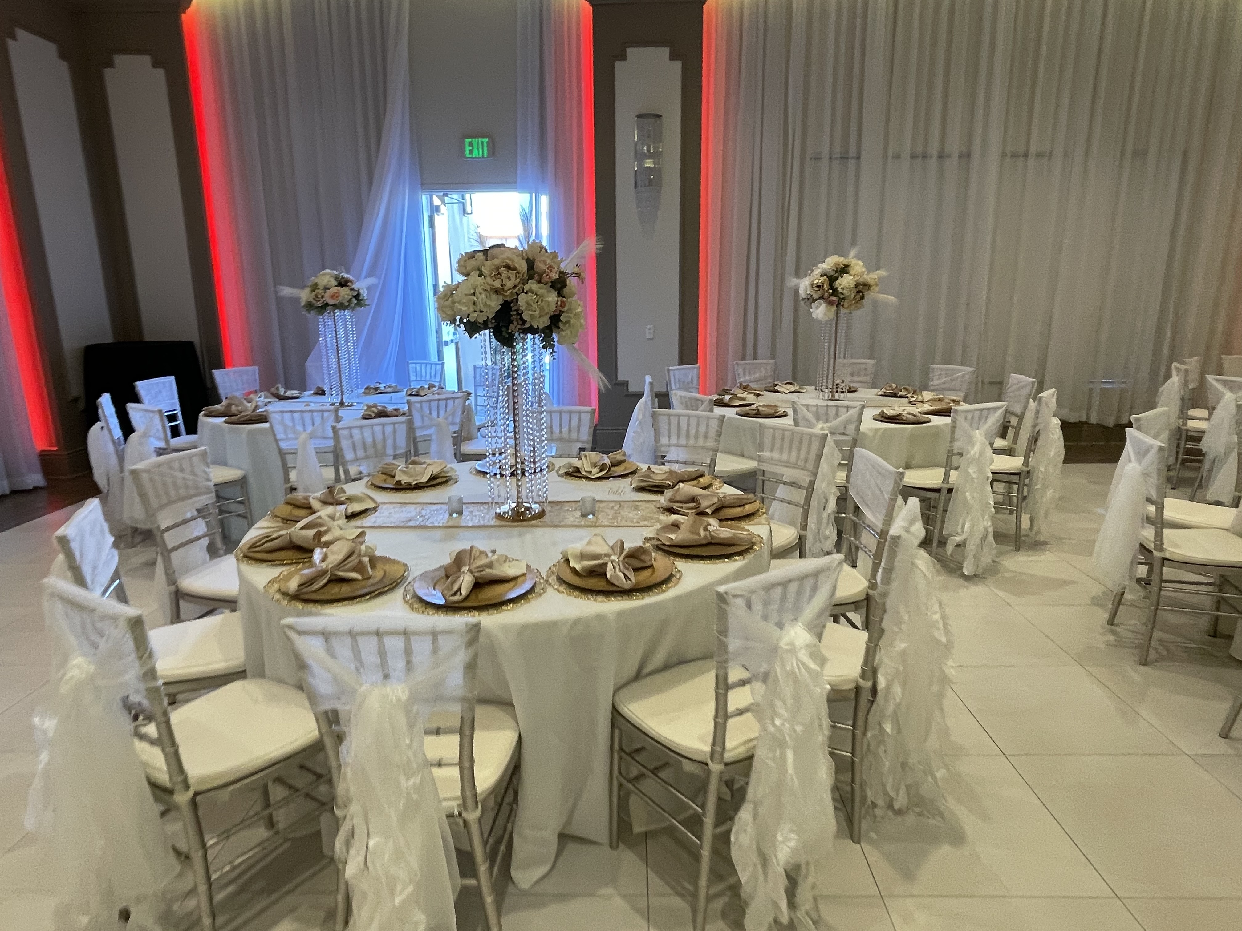 Gold and white wedding table setting